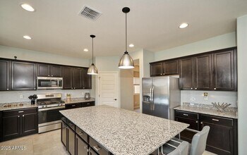 2415 E Runaway Bay Pl in Gilbert, AZ - Building Photo - Building Photo