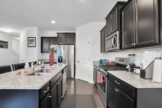 5512 Cascade Run in Atlanta, GA - Building Photo - Building Photo