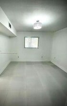 2324 SW 57th Ct in Miami, FL - Building Photo - Building Photo