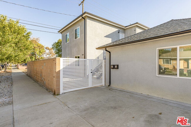 property at 3623 W Victory Blvd
