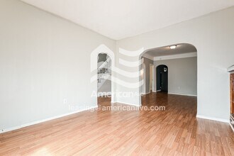 1605 Mobile Ave in Turtle Creek, PA - Foto de edificio - Building Photo