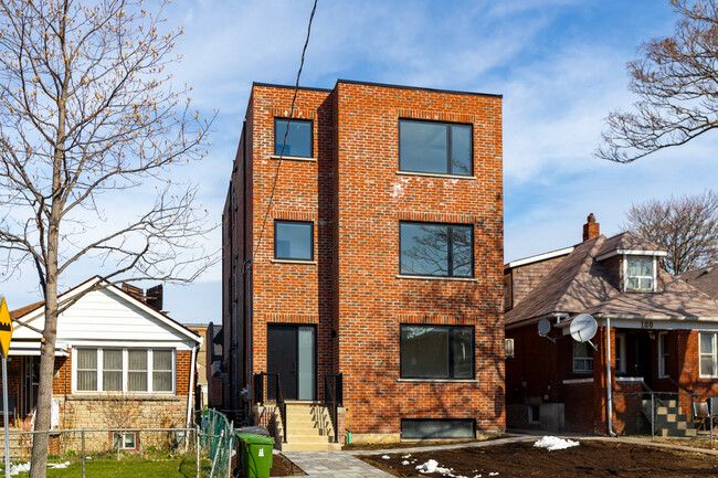 182 Cameron Av in Toronto, ON - Building Photo - Primary Photo