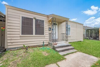 6527 Kernel St in Houston, TX - Building Photo - Building Photo