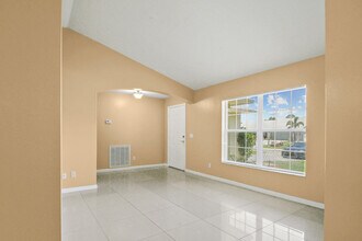 280 SW Grove Ave in Port St. Lucie, FL - Building Photo - Building Photo