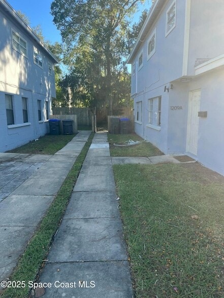 1209 Tropic St in Titusville, FL - Building Photo - Building Photo