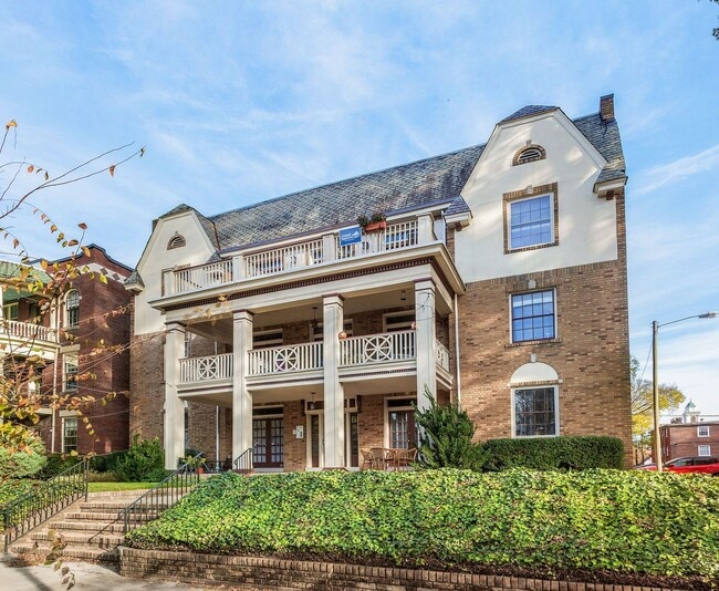 303 S Arthur Ashe Blvd in Richmond, VA - Building Photo - Building Photo