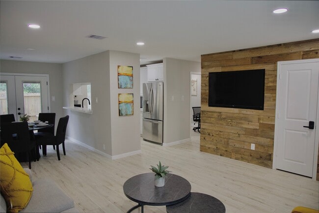 property at 14 Redberry Ct