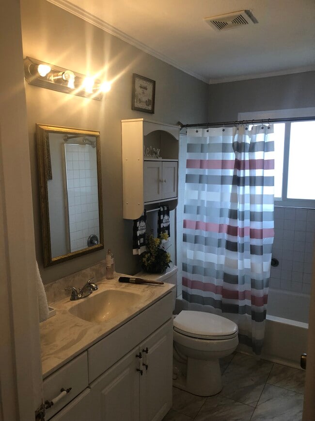 104 Santeelah St, Unit 2 Bedroom apt in Chattanooga, TN - Building Photo - Building Photo