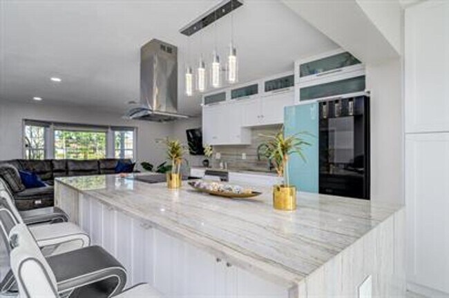 property at 605 Capri Blvd