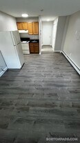 47 Princeton St in Leominster, MA - Building Photo