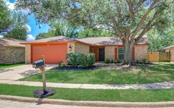 17411 S Yorkglen Dr in Houston, TX - Building Photo - Building Photo