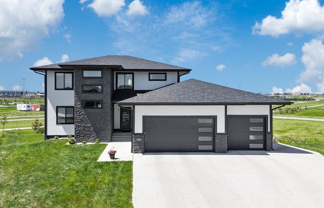 property at 860 NW Frescott Cir