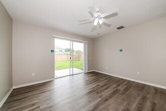 12323 Hollybush Terrace in Lakewood Ranch, FL - Building Photo - Building Photo