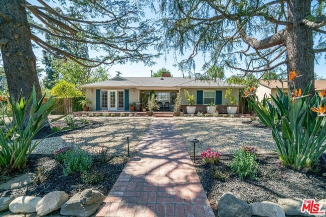 property at 5501 Cantaloupe Ave