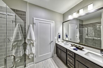 Maple and Main Apartments in Downers Grove, IL - Building Photo - Building Photo