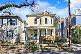 810 E Park Ave in Savannah, GA - Building Photo