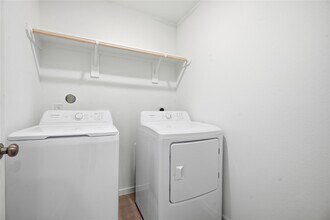 2327 Still Bend Ln in League City, TX - Foto de edificio - Building Photo