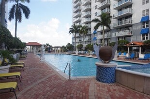 5085 NW 7th St, Unit 1215 in Miami, FL - Building Photo