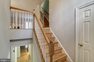 2106 Patty Ln in Vienna, VA - Building Photo - Building Photo