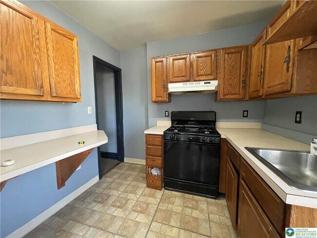 517 Cleveland St-Unit -2 in Allentown, PA - Foto de edificio - Building Photo