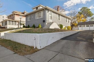 79 Lincoln Ave in Fair Lawn, NJ - Foto de edificio - Building Photo