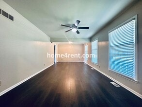 11211 W 71st St in Shawnee, KS - Building Photo - Building Photo