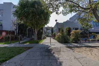 6036-6038 Barton Ave in Los Angeles, CA - Building Photo - Building Photo