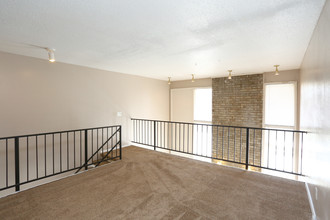 Woodbrier Apartments in Oklahoma City, OK - Building Photo - Interior Photo