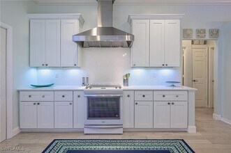 7106 Lone Oak Blvd in Naples, FL - Building Photo - Building Photo