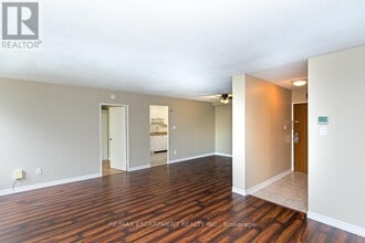 50 Mississauga Vly Blvd in Mississauga, ON - Building Photo - Building Photo