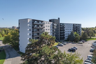 6 Auburndale Ct in Toronto, ON - Building Photo - Building Photo