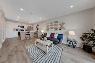 Westpoint Townhomes in Saskatoon, SK - Building Photo - Building Photo