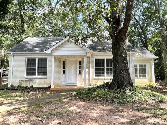 property at 190 Windsor Ct