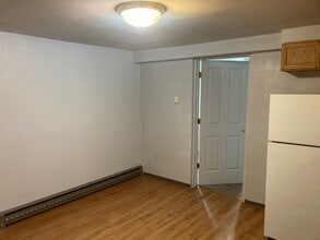 306 1st Ave, Unit 4 in Lewiston, ID - Foto de edificio - Building Photo