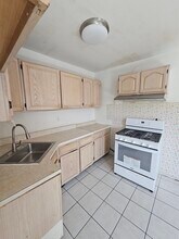228 Duncan Ave, Unit Apartment #2R in Jersey City, NJ - Foto de edificio - Building Photo