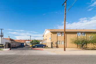 Brill Square Apartments in Phoenix, AZ - Building Photo - Building Photo