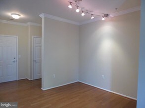 3021 Nicosh Cir-Unit -1304 in Falls Church, VA - Building Photo - Building Photo