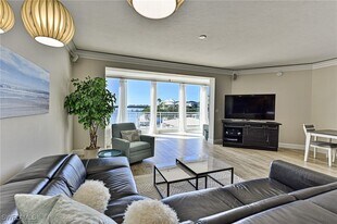 4975 Bonita Beach Rd SW in Bonita Springs, FL - Building Photo