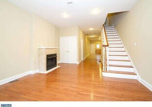 1839 Christian St in Philadelphia, PA - Foto de edificio - Building Photo