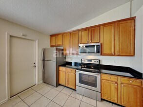 1006 Bass Harbor Dr in Jacksonville, FL - Building Photo - Building Photo