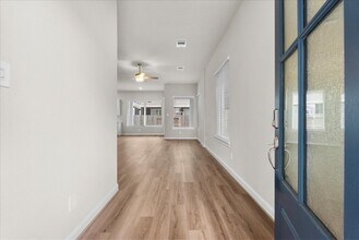 700 Topwater Trl in Kemah, TX - Building Photo - Building Photo