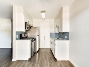 6113 Manor Rd in Austin, TX - Building Photo - Building Photo