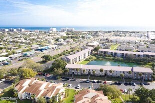 1801 Island Club Dr, Unit 593 in Indialantic, FL - Building Photo