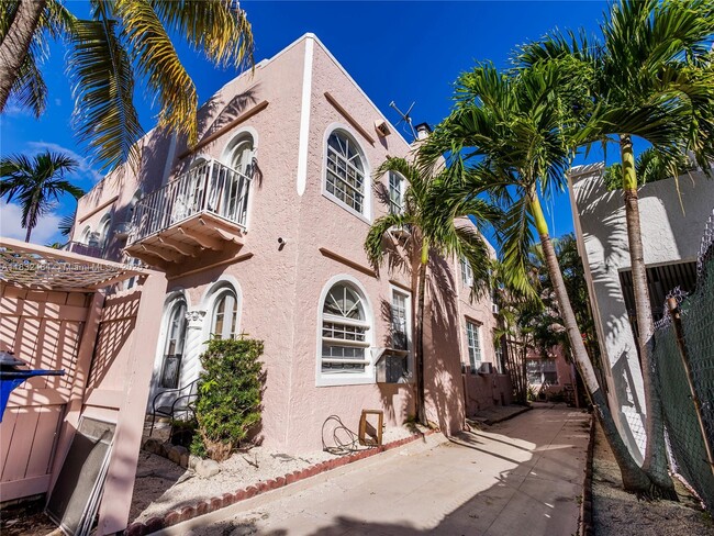 property at 143 NE 43rd St