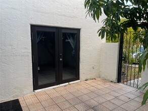 11342 SW 70th Terrace in Miami, FL - Building Photo - Building Photo