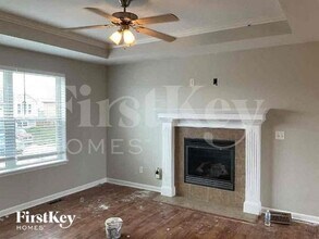 408 192nd St in Smithville, MO - Building Photo - Building Photo