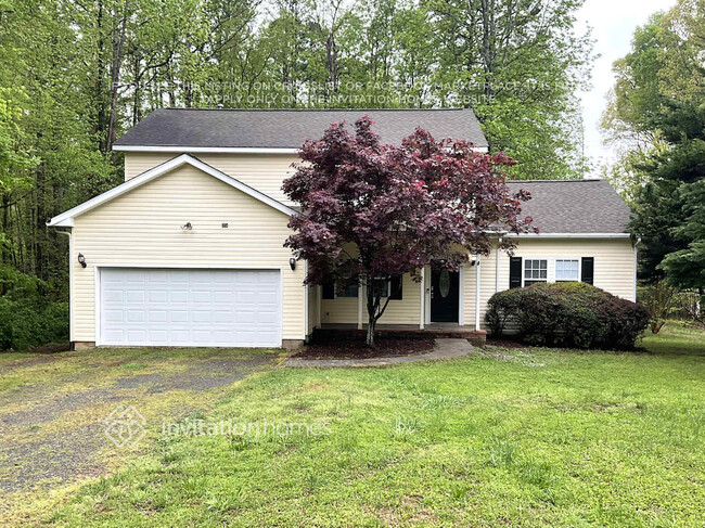 property at 2611 Meadow Ln