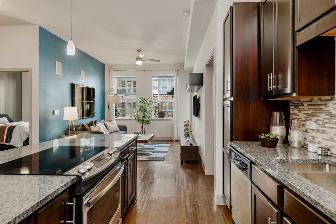 City House Apartments in Denver, CO - Building Photo