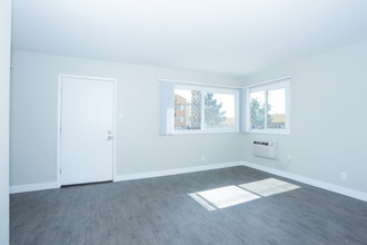 City Light Apartments in Las Vegas, NV - Foto de edificio - Interior Photo