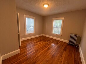 44 Estes St in Lynn, MA - Foto de edificio - Building Photo